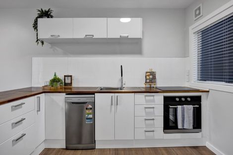 Photo of property in 38c Breakwater Road, Moturoa, New Plymouth, 4310