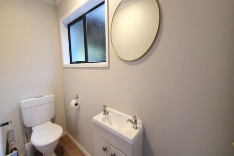 Photo of property in 52a Birdwood Road, Swanson, Auckland, 0612