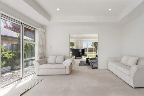 Photo of property in 2 Glen Oaks Drive, Northwood, Christchurch, 8051