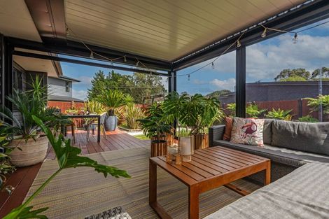 Photo of property in 6 Stratford Court, Fitzherbert, Palmerston North, 4410