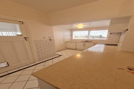 Photo of property in 17 Saint Michaels Crescent, Kelburn, Wellington, 6012