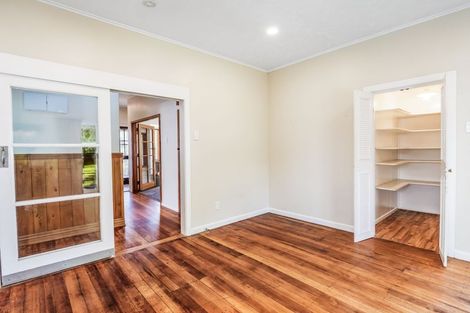 Photo of property in 31 Jackson Street, College Estate, Whanganui, 4500