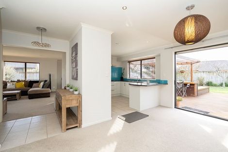 Photo of property in 18 Innswood Place, Rototuna North, Hamilton, 3210