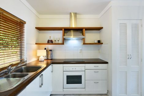 Photo of property in 2/15 Dunraven Place, Torbay, Auckland, 0630