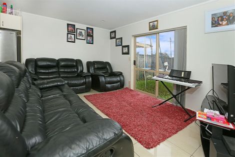 Photo of property in 11 Lockington Avenue, Henderson, Auckland, 0612