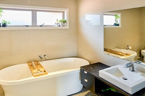 Photo of property in 31 Sumner Terrace, Aotea, Porirua, 5024