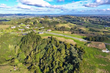 Photo of property in 23 Michael Bosher Way, Flat Bush, Auckland, 2019