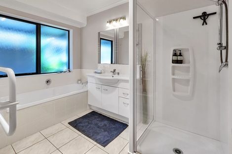 Photo of property in 55 Pyle Road West, One Tree Point, 0118