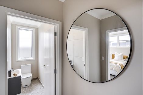 Photo of property in 15 West Place, Greenmeadows, Napier, 4112