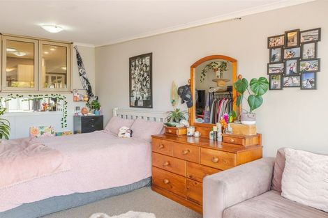 Photo of property in 32 Brougham Street, Westport, 7825