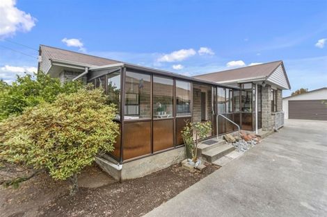 Photo of property in 12 Daniels Road, Redwood, Christchurch, 8051