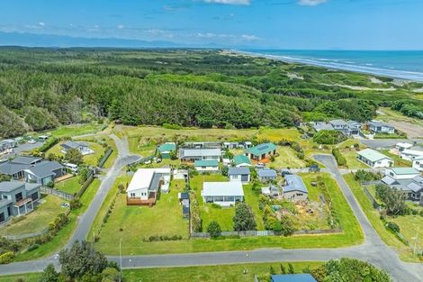 Photo of property in 45 Te Kiri Street, Himatangi Beach, Foxton, 4891