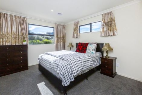 Photo of property in 24 Mount Marua Way, Timberlea, Upper Hutt, 5018