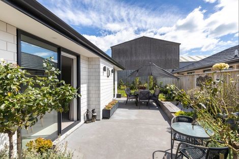 Photo of property in 12 Rehua Place, Waiwhakaiho, New Plymouth, 4312