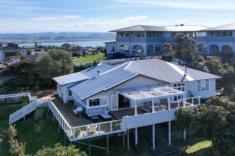 Photo of property in 21 Cobden Road, Bluff Hill, Napier, 4110