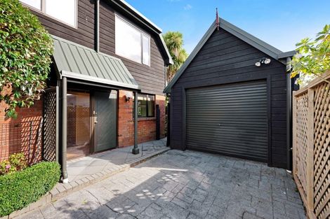 Photo of property in 36a Whites Line West, Woburn, Lower Hutt, 5010