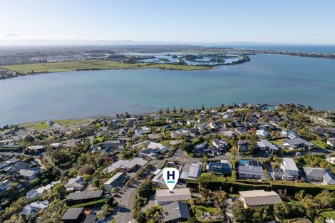 Photo of property in 320 Cannon Hill Crescent, Mount Pleasant, Christchurch, 8081