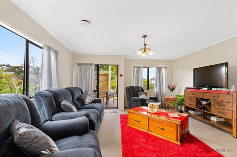 Photo of property in 2/42 Godley Road, Green Bay, Auckland, 0604