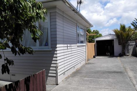 Photo of property in 77 Dale Crescent, Pakuranga, Auckland, 2010