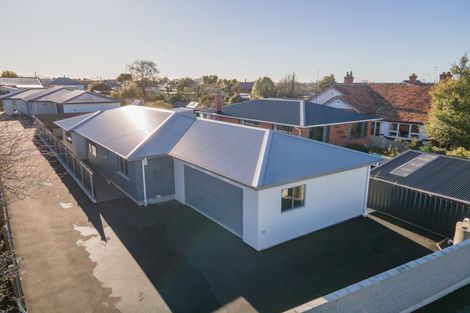 Photo of property in 20c Beach Road, Castor Bay, Auckland, 0620