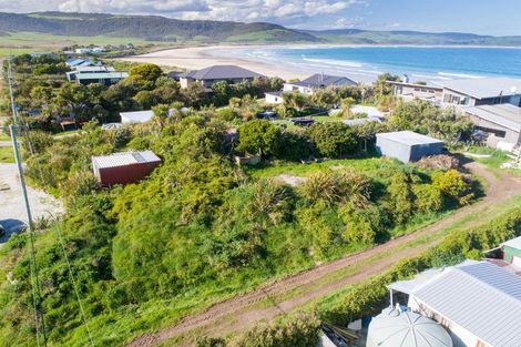 Photo of property in 523 Waikawa-curio Bay Road, Curio Bay, Tokanui, 9884