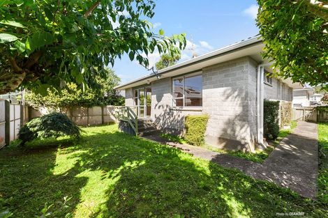 Photo of property in 8b Cargill Street, Karori, Wellington, 6012