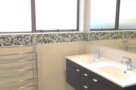 Photo of property in 3/75a West Coast Road, Glen Eden, Auckland, 0602