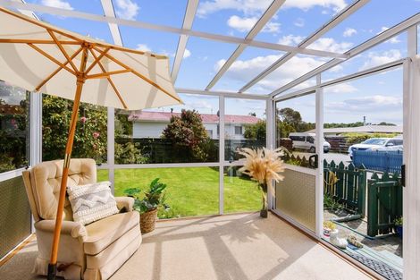 Photo of property in 17b Cypress Grove, Paraparaumu, 5032