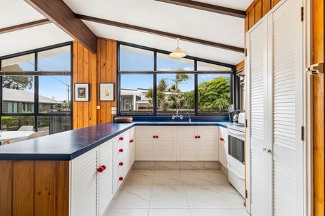 Photo of property in 74 Ladies Mile, Manly, Whangaparaoa, 0930