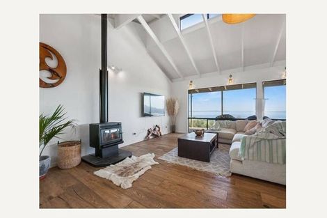 Photo of property in 21 Spicer Road, Cable Bay, 0420