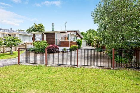 Photo of property in 23 Finlow Drive, Te Atatu South, Auckland, 0610