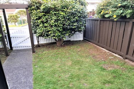 Photo of property in 3/2 Burdendale Grove, Churton Park, Wellington, 6037