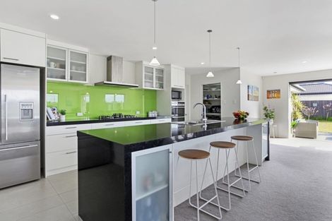 Photo of property in 1 Glen Kerran Close, Broomfield, Christchurch, 8042