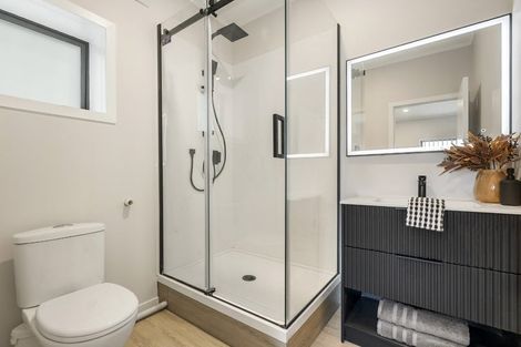 Photo of property in 10 Eagleson Street, Northcross, Auckland, 0632