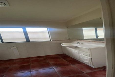 Photo of property in 2 Byblos Place, The Gardens, Auckland, 2105