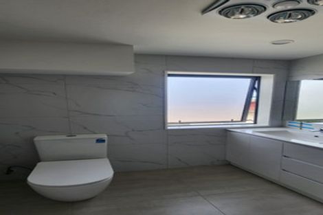 Photo of property in 39 Cascades Road, Pakuranga Heights, Auckland, 2010