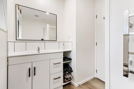 Photo of property in 9 Dee Place, Torbay, Auckland, 0630