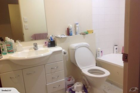 Photo of property in Terrace Heights Apartments, 13e/163 The Terrace, Wellington Central, Wellington, 6011