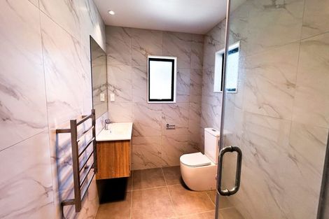 Photo of property in 24e Poinsettia Place, Henderson, Auckland, 0610