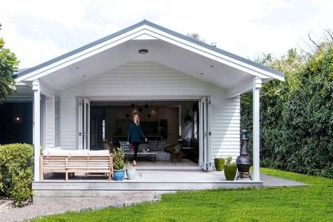 Photo of property in 18 Creamer Avenue, Belmont, Auckland, 0622