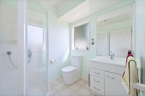 Photo of property in 4 Sandhurst Rise, Henderson, Auckland, 0612