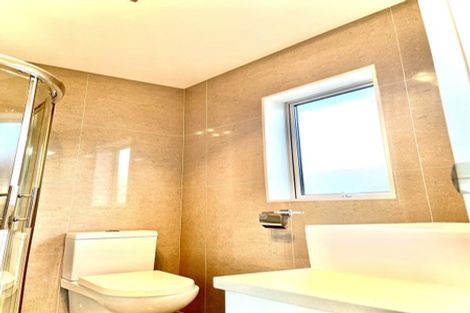 Photo of property in 66a Hutchinsons Road, Bucklands Beach, Auckland, 2014