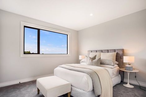 Photo of property in 40 Paparahi Place, Wainui, 0992