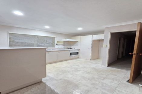 Photo of property in 1/10 Clevedon Road, Papakura, 2110