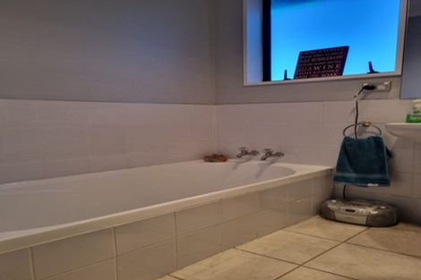 Photo of property in 12 Farm Lane, Parklands, Christchurch, 8083