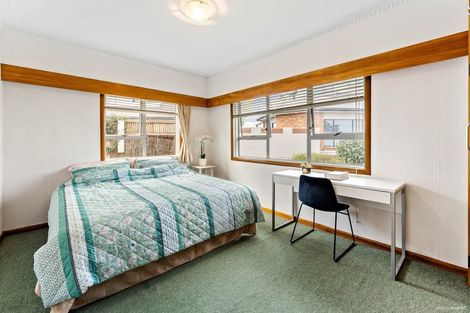 Photo of property in 30 Devon Road, Bucklands Beach, Auckland, 2012