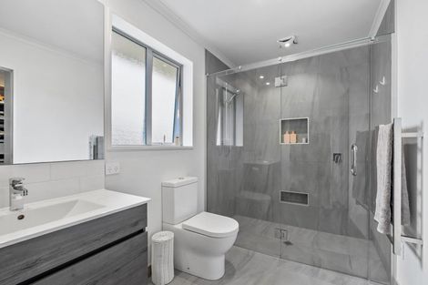 Photo of property in 24 Ferry Road, Waipu, 0510