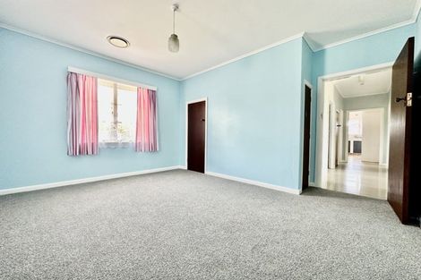 Photo of property in 15 Seddon Avenue, Papatoetoe, Auckland, 2104