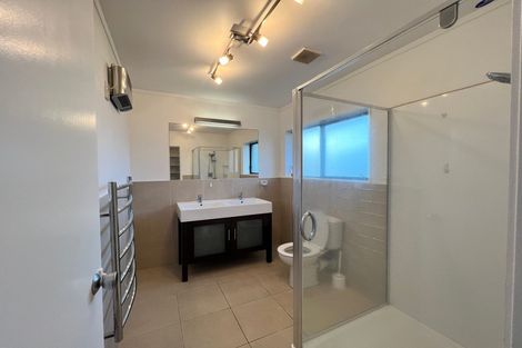 Photo of property in 1/4a Beresford Street, Bayswater, Auckland, 0622