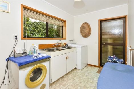Photo of property in 1/35 Aberdeen Road, Castor Bay, Auckland, 0620